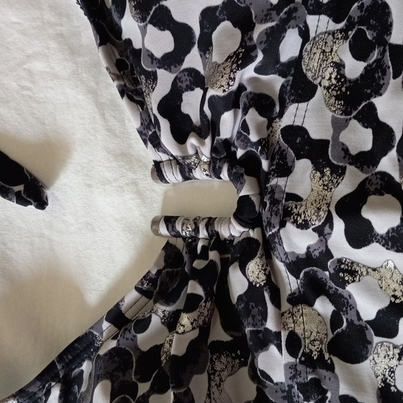 Daisy Fuentes Tankini - Picture 2 of 5